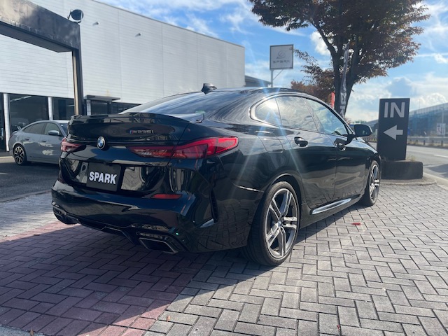M235i xドライブ グランクーペ 4WD プラスパッケージ BMWライブコックピット アンビエントライト車両画像05