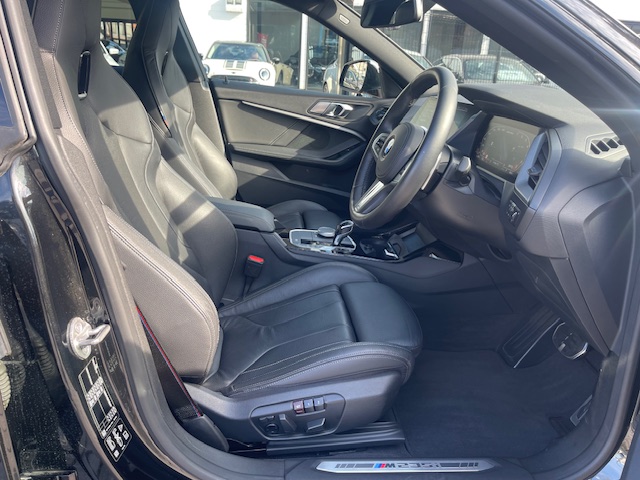 M235i xドライブ グランクーペ 4WD プラスパッケージ BMWライブコックピット アンビエントライト車両画像10