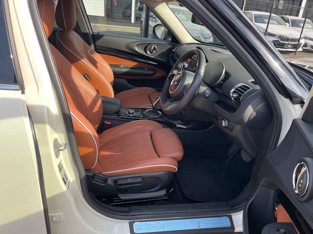 MINI クーパーＳ クラブマン クラシックトリム モルトブラウンレザー マルチディスプレイメーターパネル車両画像07