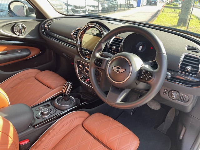 MINI クーパーＳ クラブマン クラシックトリム モルトブラウンレザー マルチディスプレイメーターパネル車両画像08