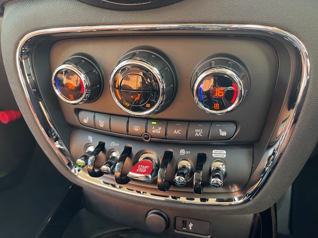 MINI クーパーＳ クラブマン クラシックトリム モルトブラウンレザー マルチディスプレイメーターパネル車両画像14