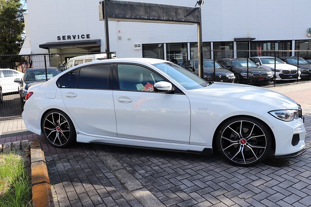 320i BEAMコンプリートカー　ブラックグリル　シャドーライン　ブラックレザーシート　車両画像04