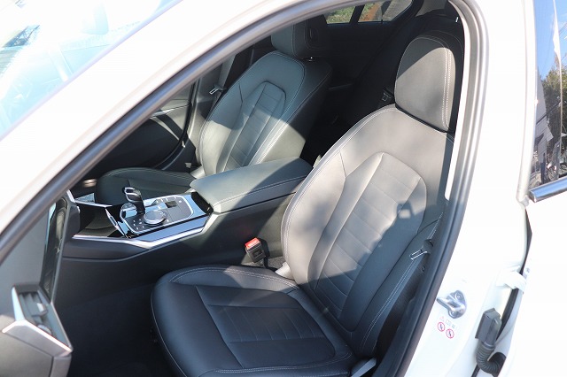 320i BEAMコンプリートカー　ブラックグリル　シャドーライン　ブラックレザーシート　車両画像11