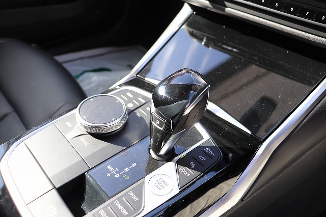 320i BEAMコンプリートカー　ブラックグリル　シャドーライン　ブラックレザーシート　車両画像13