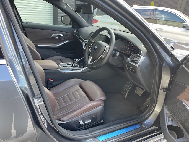 320i エクスクルーシブ BEAMコンプリートカー モカレザー アンビエントライト車両画像07