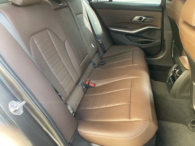 320i エクスクルーシブ BEAMコンプリートカー モカレザー アンビエントライト車両画像08