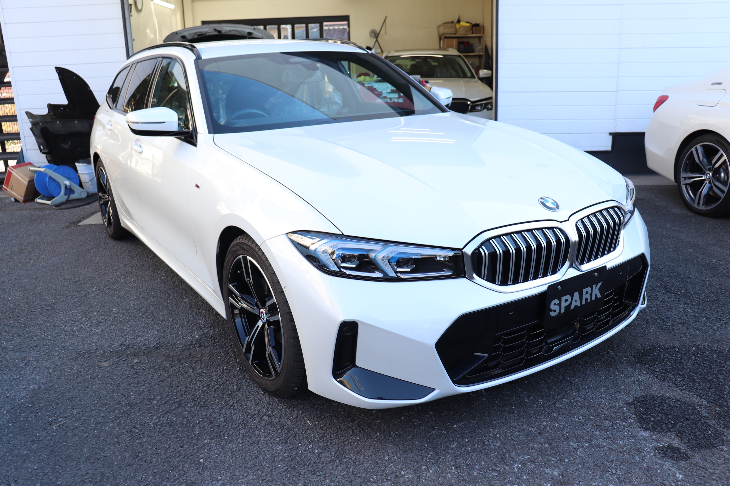 320i ツーリング Mスポーツ ハイラインパッケージ コンフォートパッケージ 黒レザー車両画像04