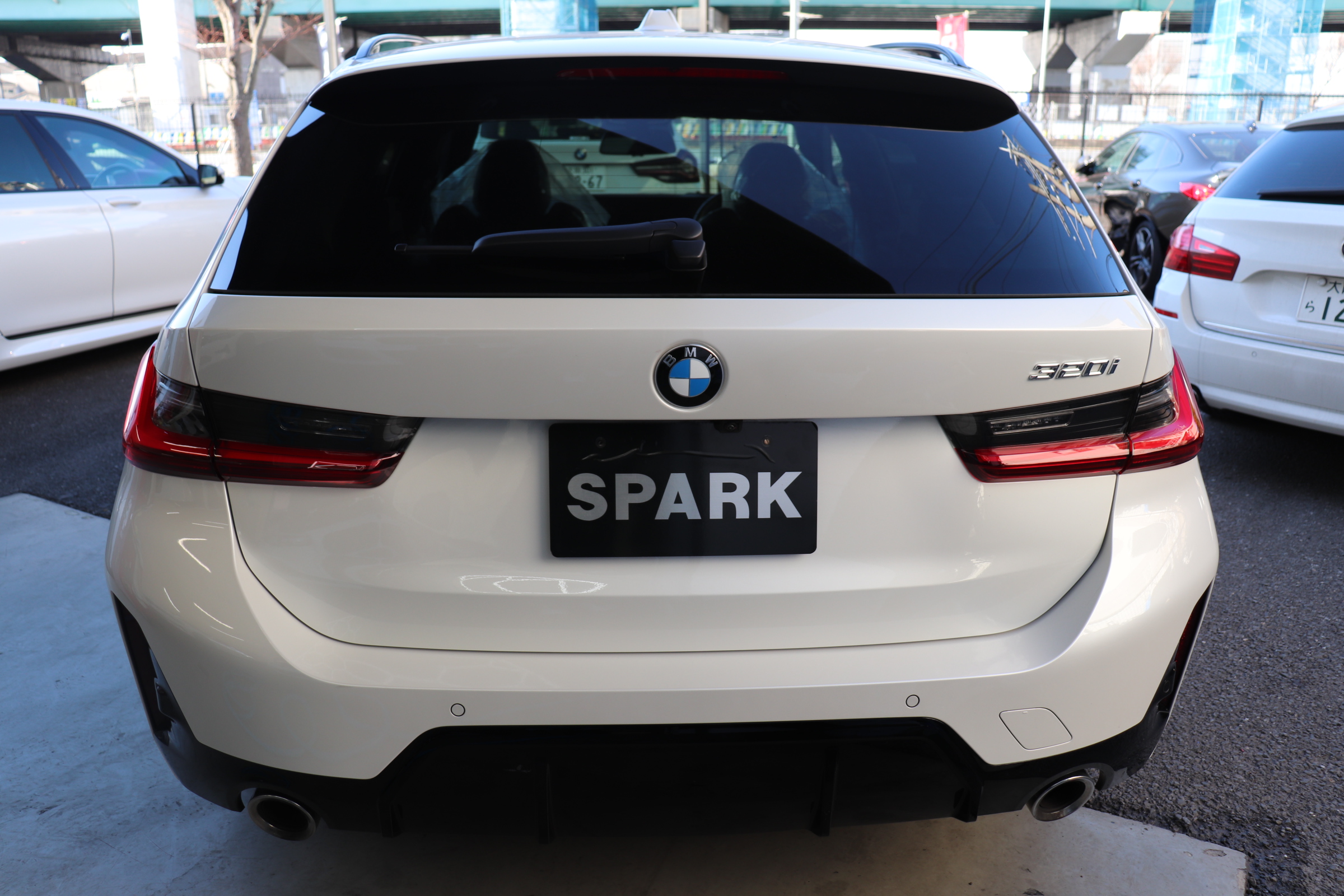 320i ツーリング Mスポーツ ハイラインパッケージ コンフォートパッケージ 黒レザー車両画像05