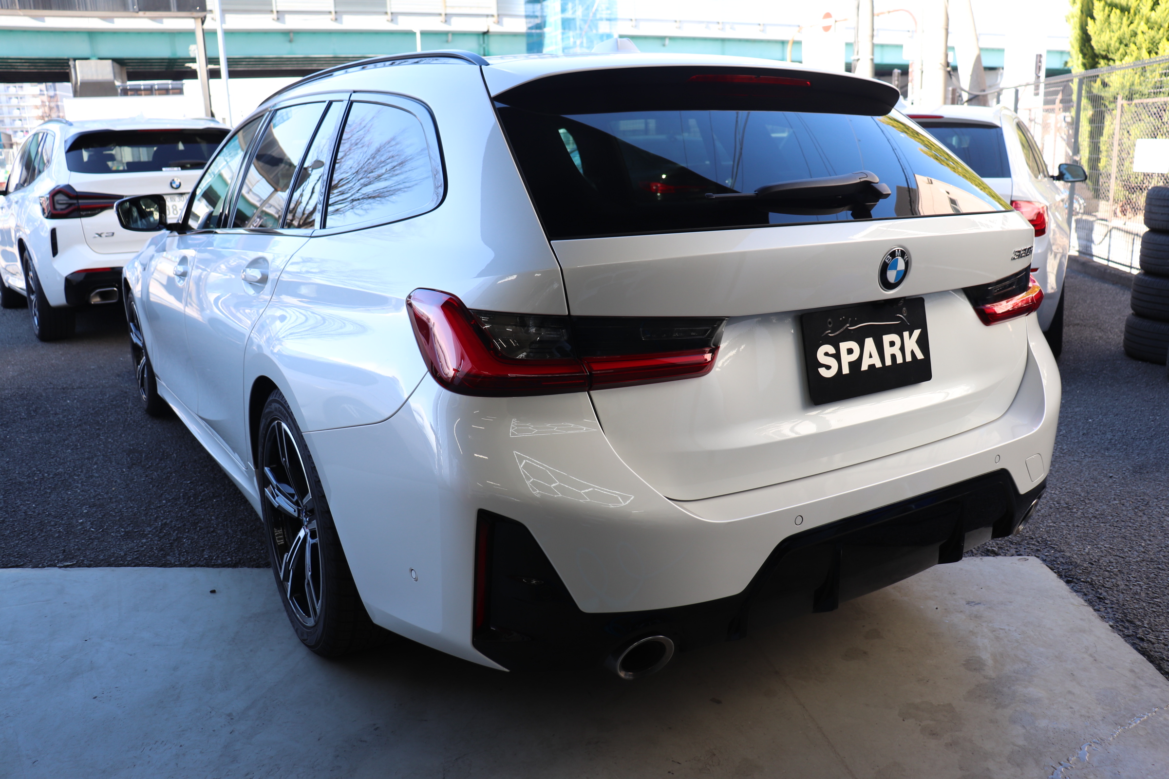 320i ツーリング Mスポーツ ハイラインパッケージ コンフォートパッケージ 黒レザー車両画像07