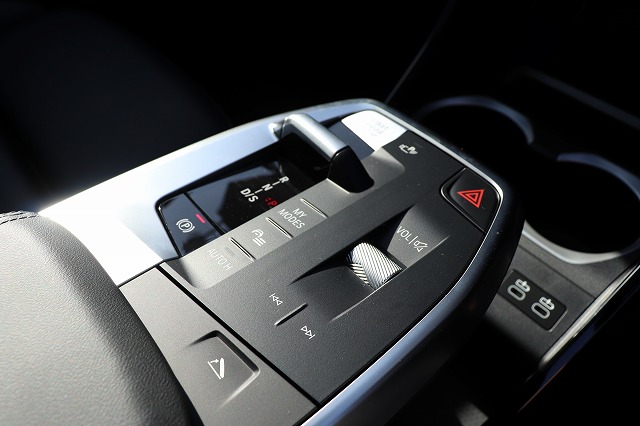 X1　ｘDrive20d　Mスポーツ　ハイラインパッケージ　ブラックレザーシート　ステアリングヒーター車両画像12