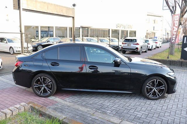 318i　Mスポーツ　ヘッドアップディスプレイ　オートトランク　アクティブクルーズコントロール車両画像04