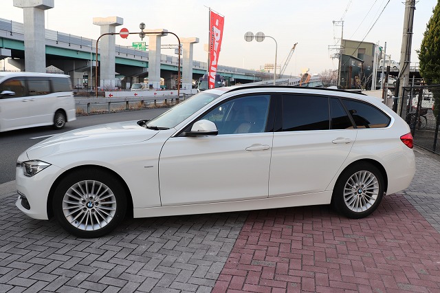 320dラグジュアリーツーリング　ブラウンレザー　フルセグTV　車両画像08