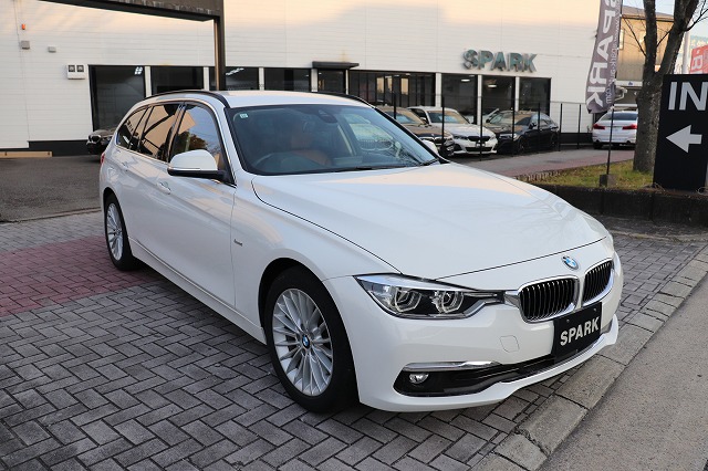 320dラグジュアリーツーリング　ブラウンレザー　フルセグTV　車両画像03