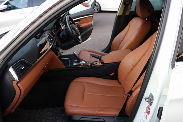 320dラグジュアリーツーリング　ブラウンレザー　フルセグTV　車両画像11