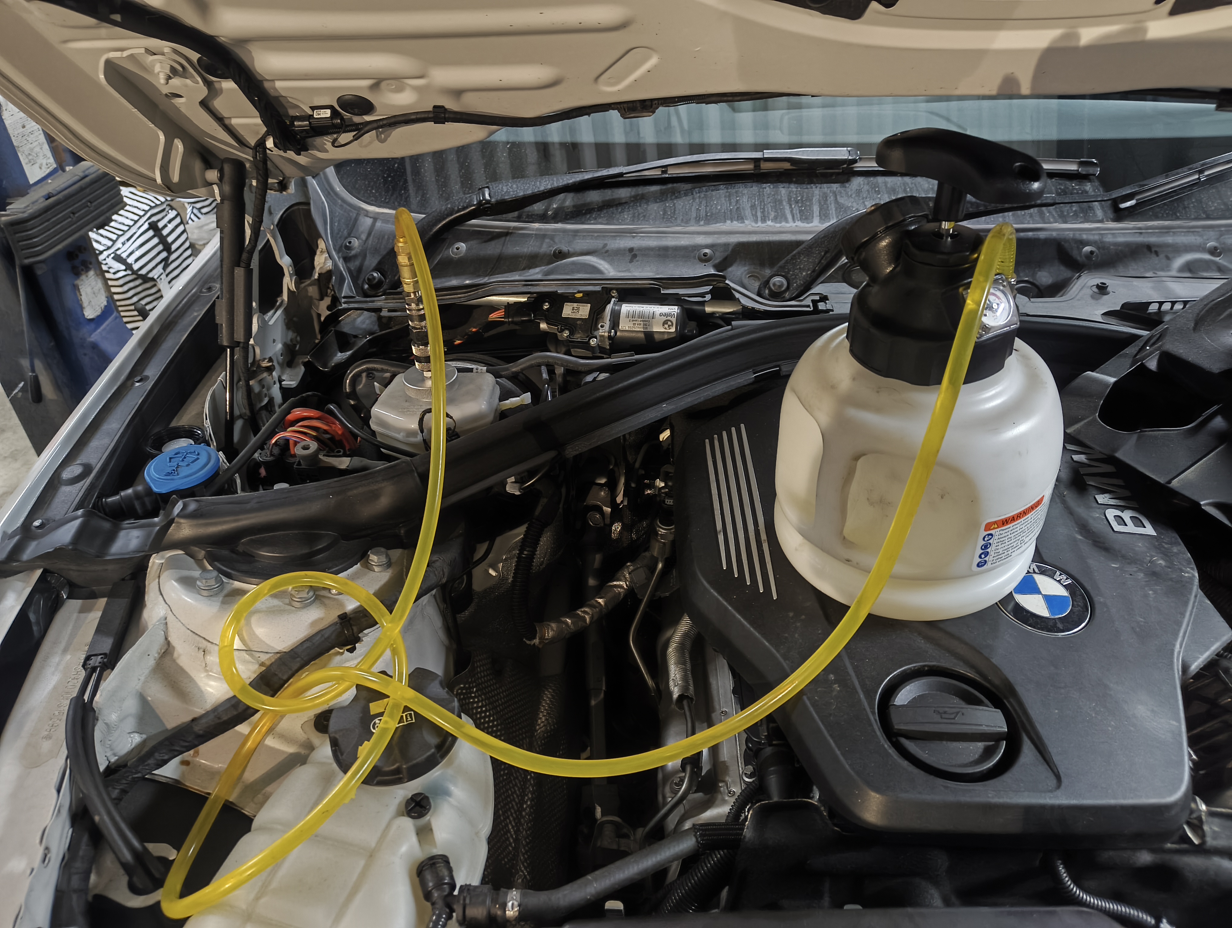 大阪府Y様 BMW F31 320d 車検整備 - BMW中古車専門店