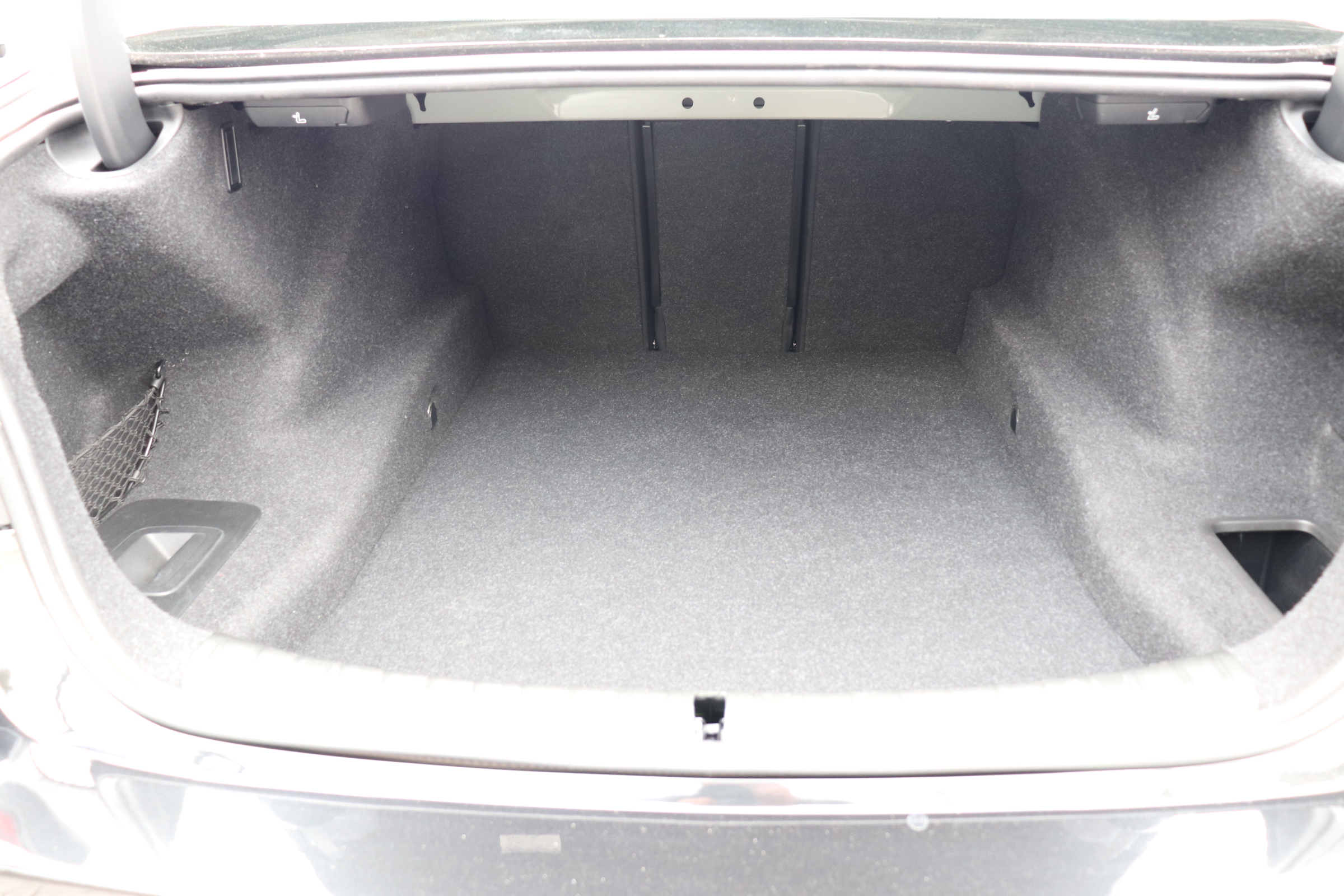 530i ラグジュアリー ＢＥＡＭコンプリート ＢＥＡＭフルエアロ ２０インチＡＷ ＢＥＡＭ４本マフラー ローダウン 黒レザーシート 前後席シートヒーター Ｐトランク 全方位カメラ ＨＵＤ車両画像13