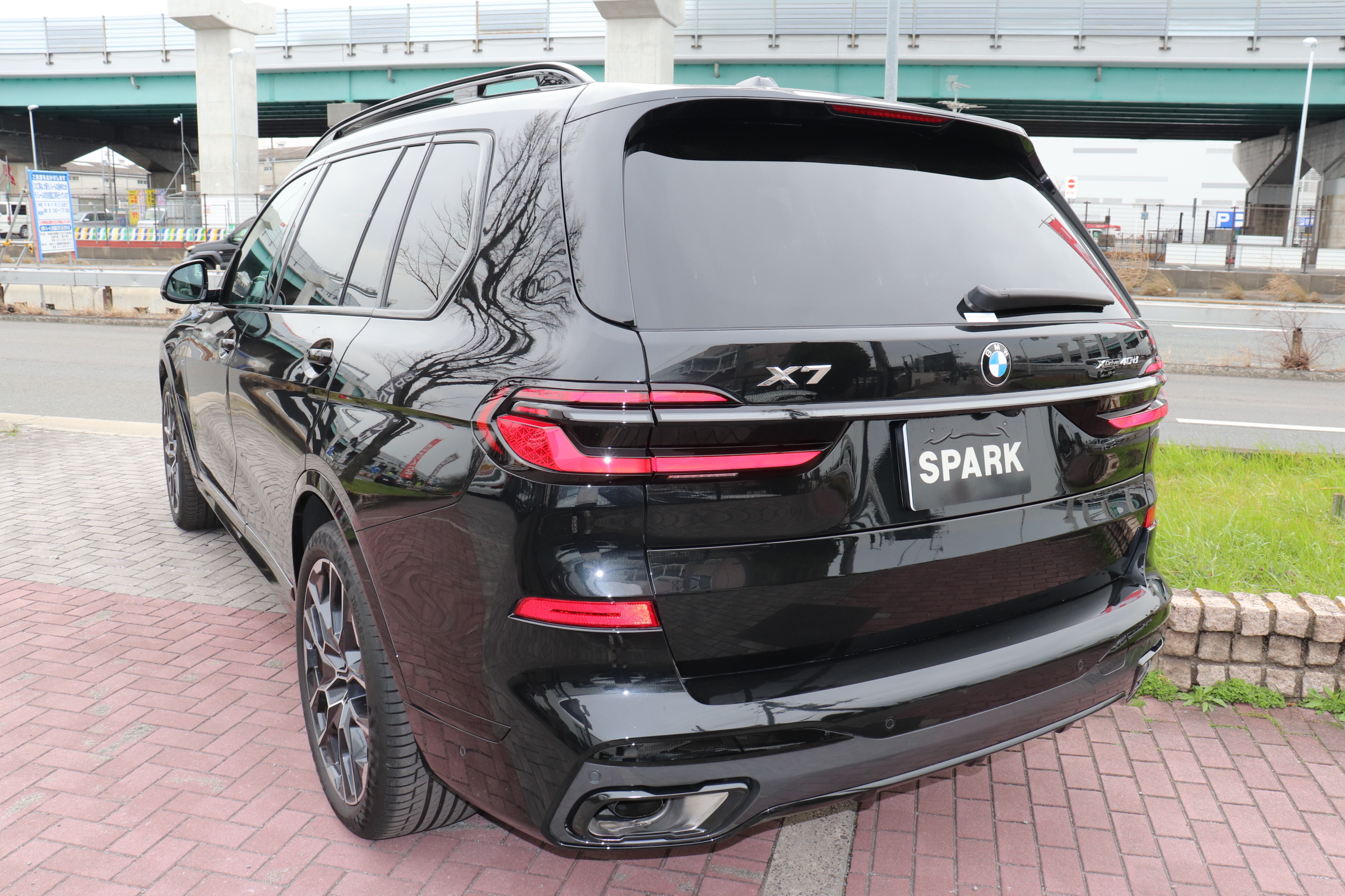 X7 xドライブ40d Mスポーツ 4WD ワンオーナー スカイラウンジサンルーフ Mスポーツパッケージプロ ブラウンレザー ハーマンカードンサウンドシステム 全周囲カメラ ヘッドアップディスプレイ 全席シートヒーター フルセグTV 前席マッサージシート車両画像06