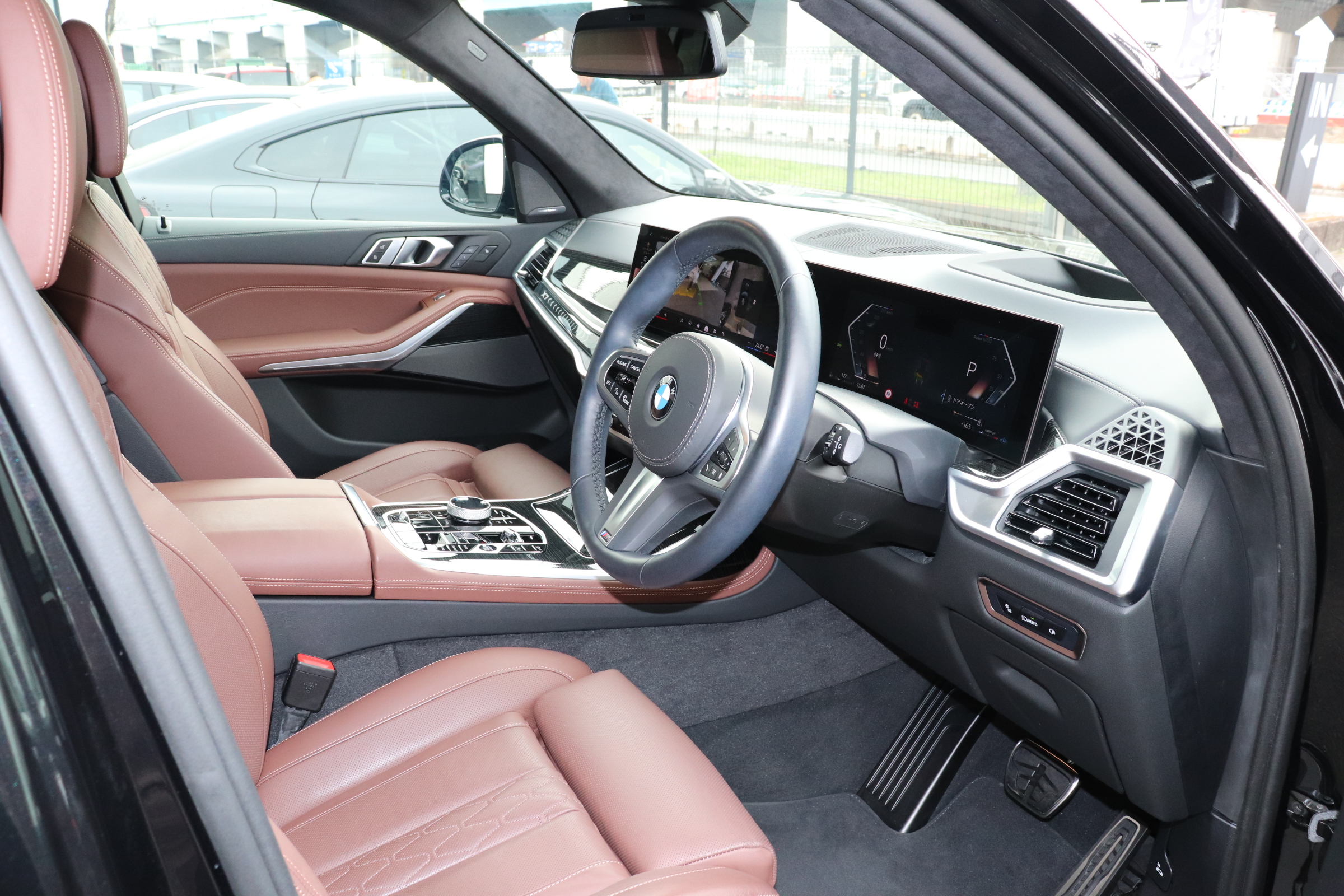 X7 xドライブ40d Mスポーツ 4WD ワンオーナー スカイラウンジサンルーフ Mスポーツパッケージプロ ブラウンレザー ハーマンカードンサウンドシステム 全周囲カメラ ヘッドアップディスプレイ 全席シートヒーター フルセグTV 前席マッサージシート車両画像09