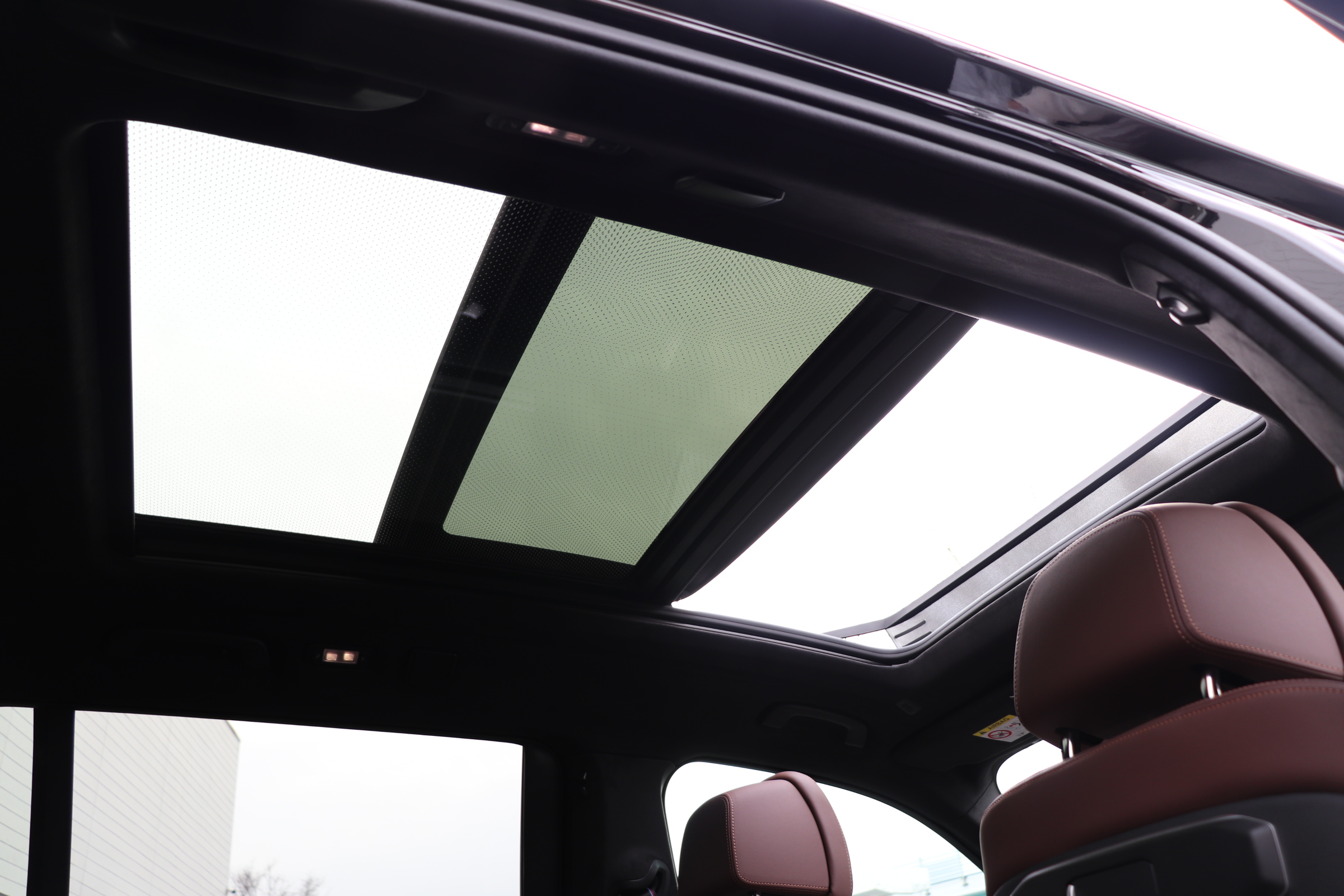 X7 xドライブ40d Mスポーツ 4WD ワンオーナー スカイラウンジサンルーフ Mスポーツパッケージプロ ブラウンレザー ハーマンカードンサウンドシステム 全周囲カメラ ヘッドアップディスプレイ 全席シートヒーター フルセグTV 前席マッサージシート車両画像12