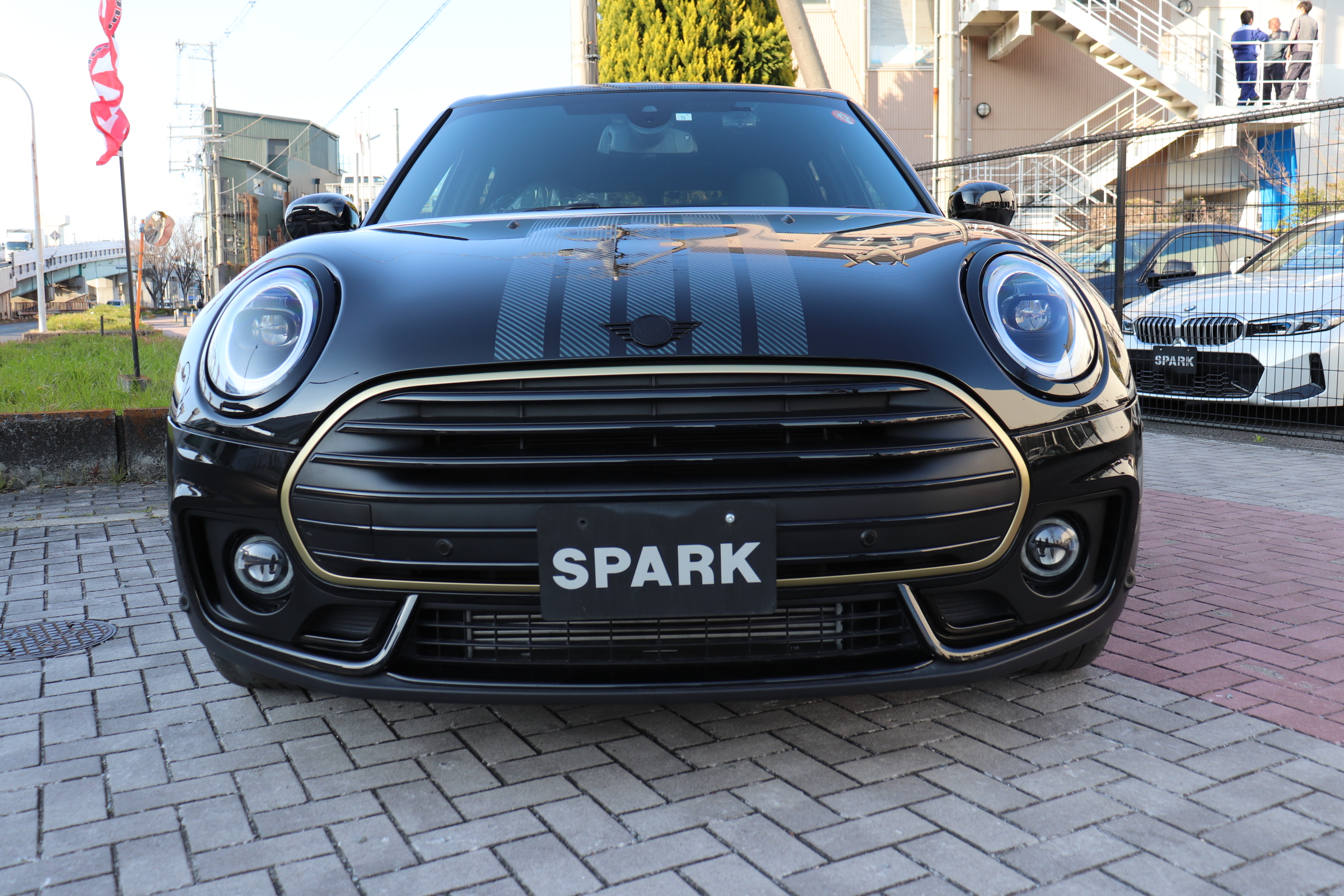 MINI クーパーD クラブマン アントールドエディション 純正ナビ　前席シートヒーター　ハーフレザーシート　アクティブクルーズコントロール　ナッパレザーステアリング　ＬＥＤヘッドライト　１８インチ・アロイホイール　ドライビングアシスト　パーキングアシスト車両画像05