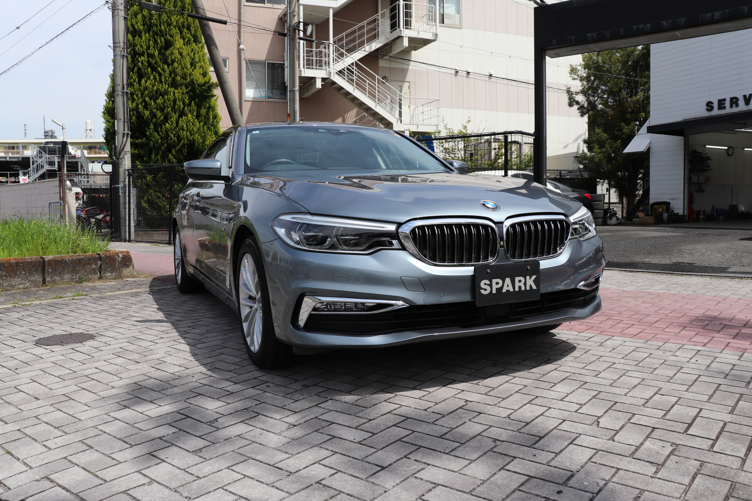 530iラグジュアリー ブラックレザー 前後席シートヒーター 前席パワーシート パワートランク アダプティブLEDヘッドライト車両画像07