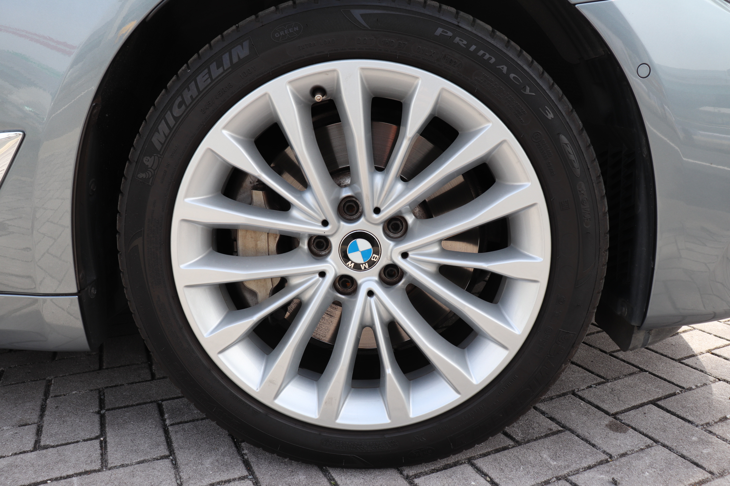 530iラグジュアリー ブラックレザー 前後席シートヒーター 前席パワーシート パワートランク アダプティブLEDヘッドライト車両画像08