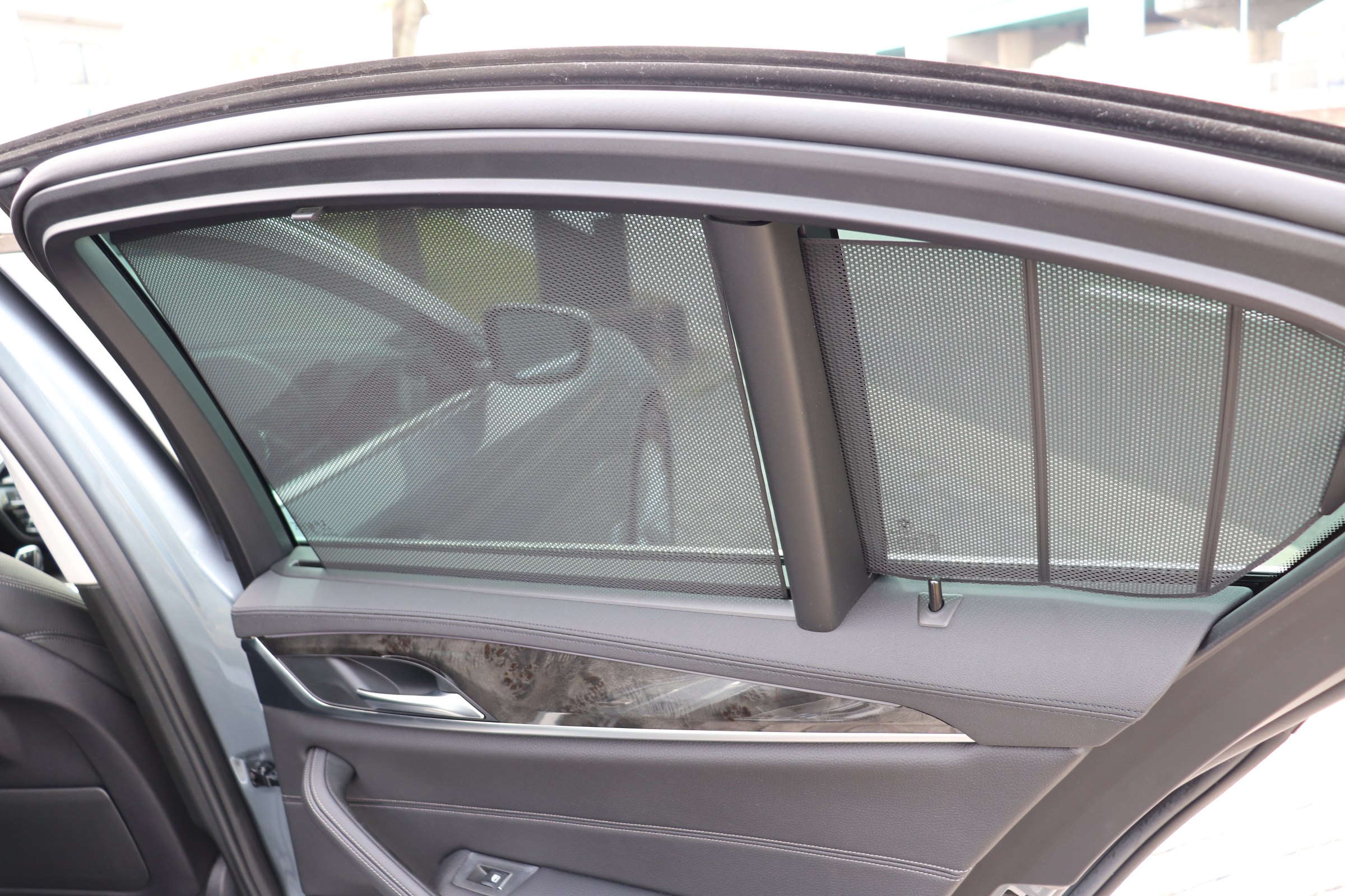 530iラグジュアリー ブラックレザー 前後席シートヒーター 前席パワーシート パワートランク アダプティブLEDヘッドライト車両画像13