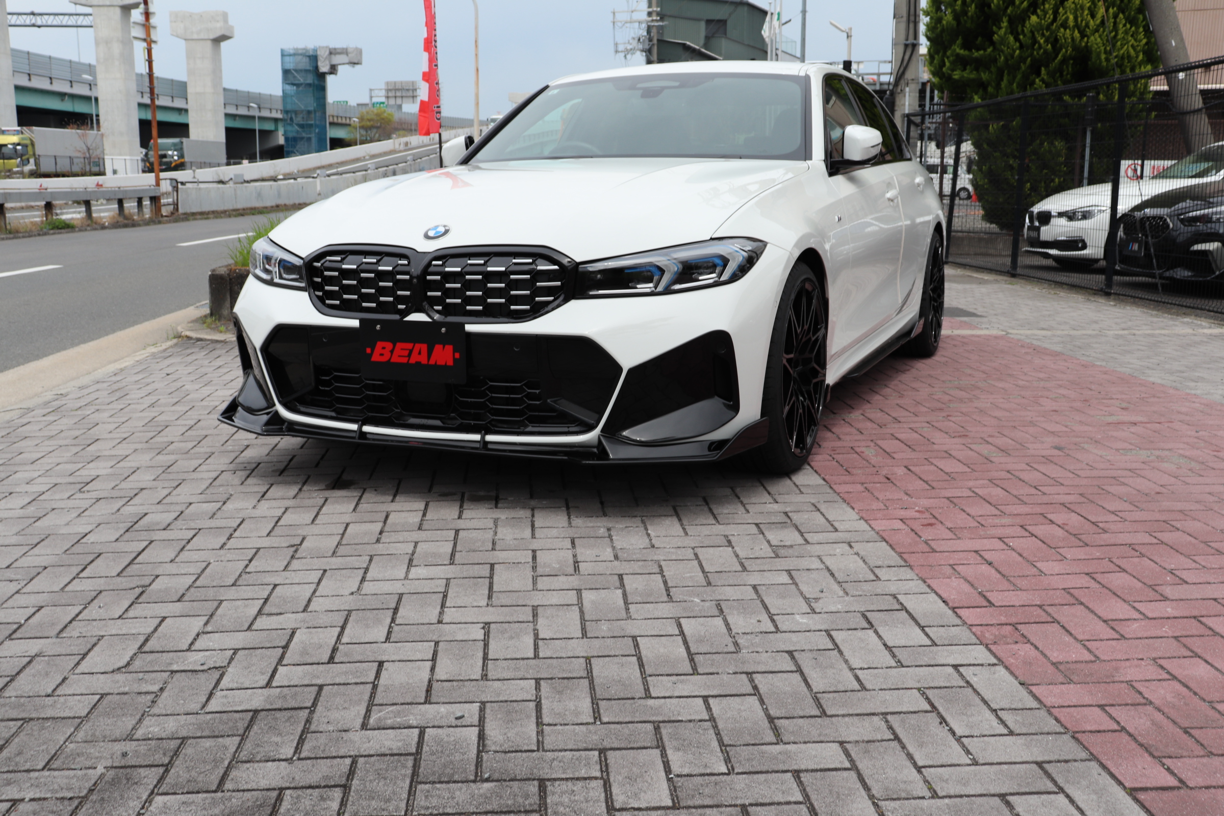 318i Mスポーツ BEAMコンプリート コンフォートパッケージの画像