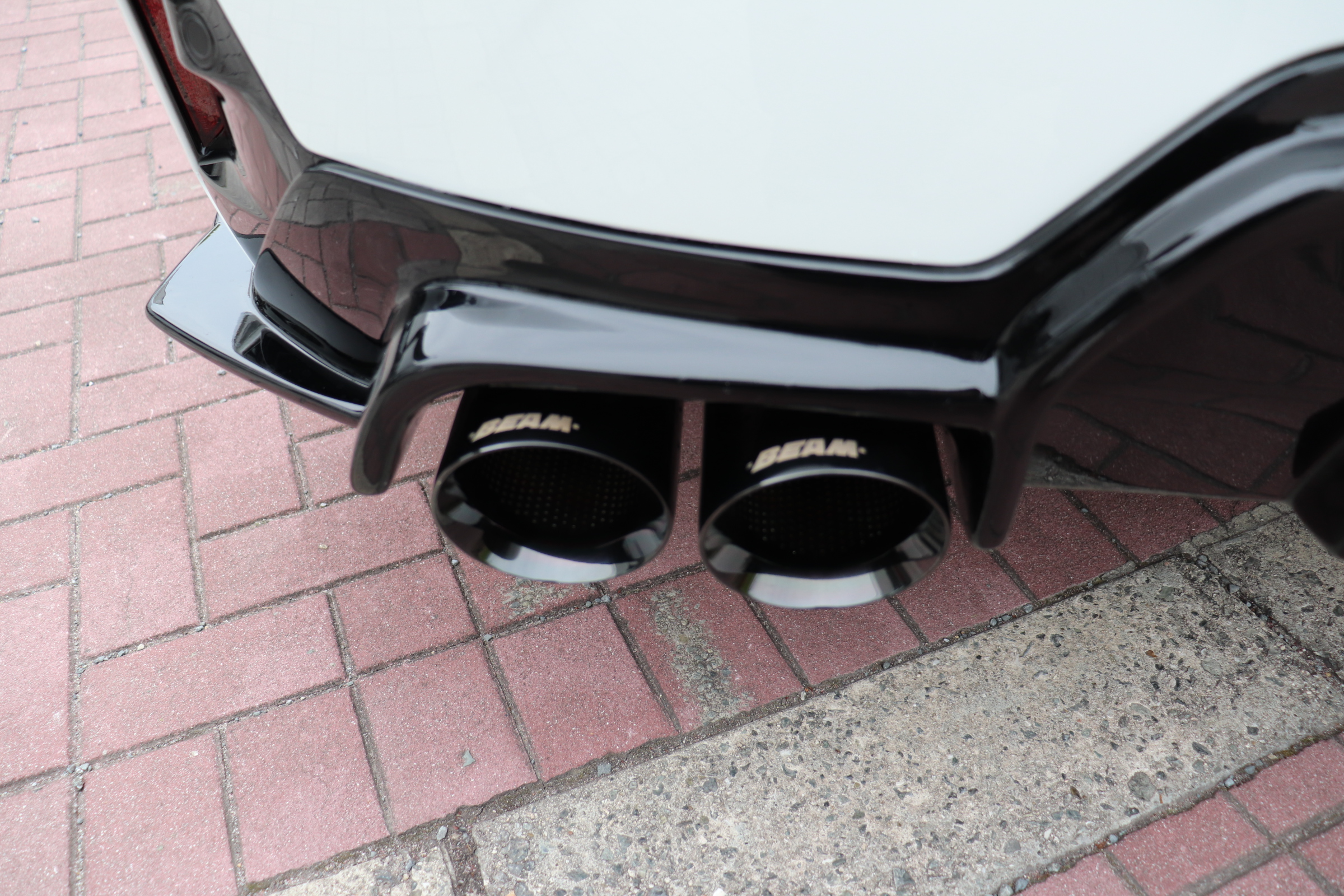 318i Mスポーツ BEAMコンプリート コンフォートパッケージ HUD  フルエアロ ローダウン 20インチAW T/Gスポイラー 前席パワーシート 前席シートヒーター パワートランク ランバーフィットサポート サンプロテクションガラス車両画像08