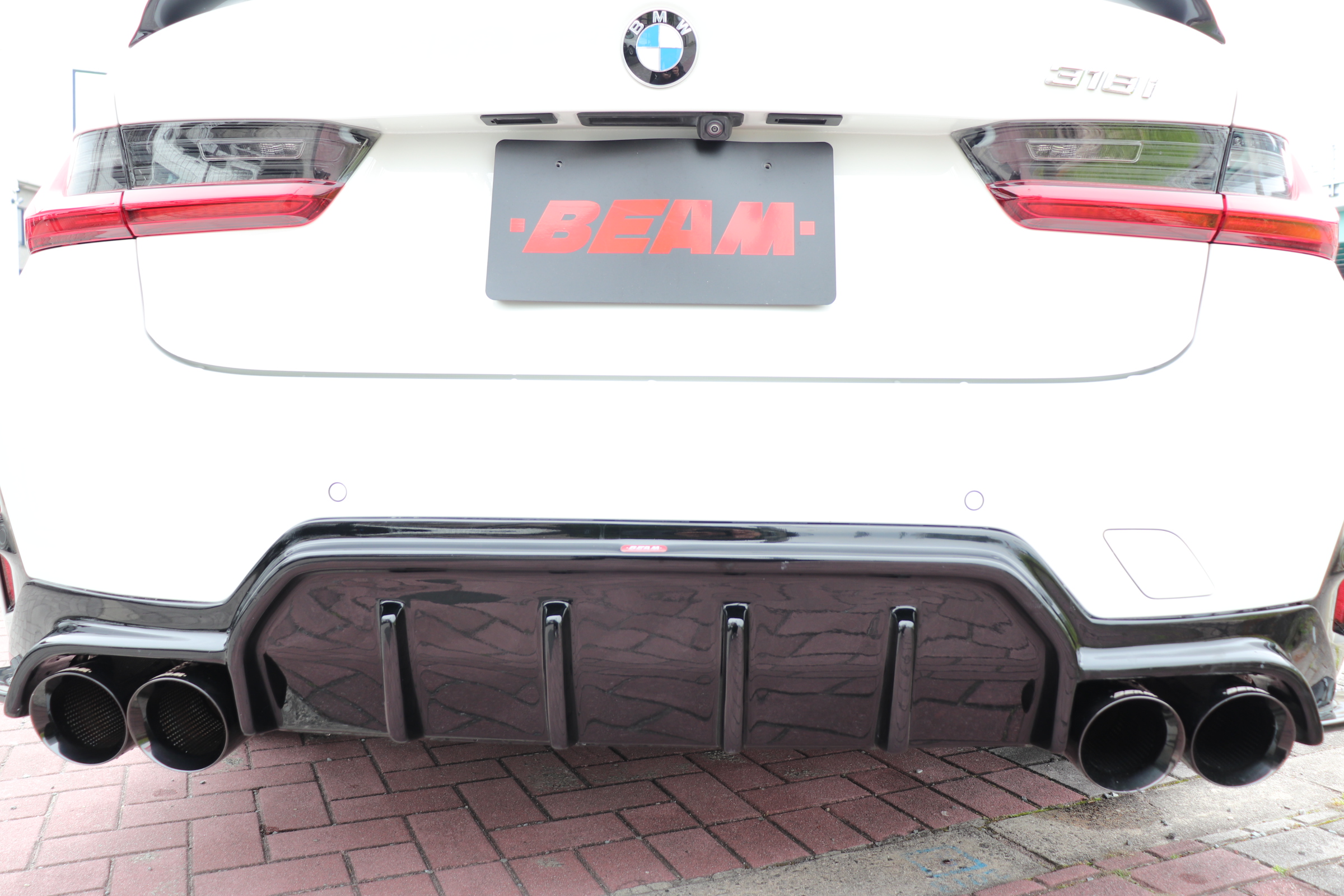 318i Mスポーツ BEAMコンプリート コンフォートパッケージ HUD  フルエアロ ローダウン 20インチAW T/Gスポイラー 前席パワーシート 前席シートヒーター パワートランク ランバーフィットサポート サンプロテクションガラス車両画像07