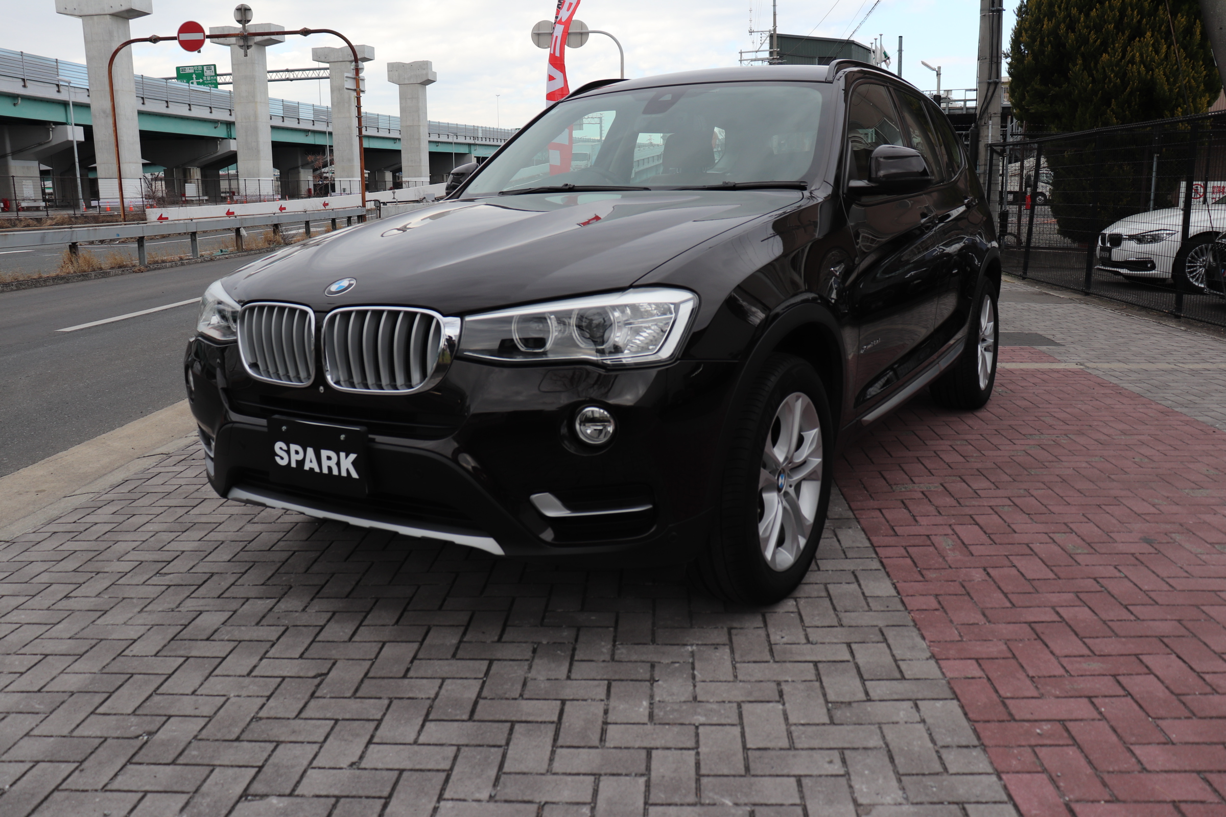 X3 xドライブ 20d Xライン ベージュレザーシート 前席シートヒーター 前席パワーシート 全方位カメラ クルーズコントロール フルセグTV CD/DVD ドライビングアシスト パワーテールゲート 18インチアルミホイールの画像