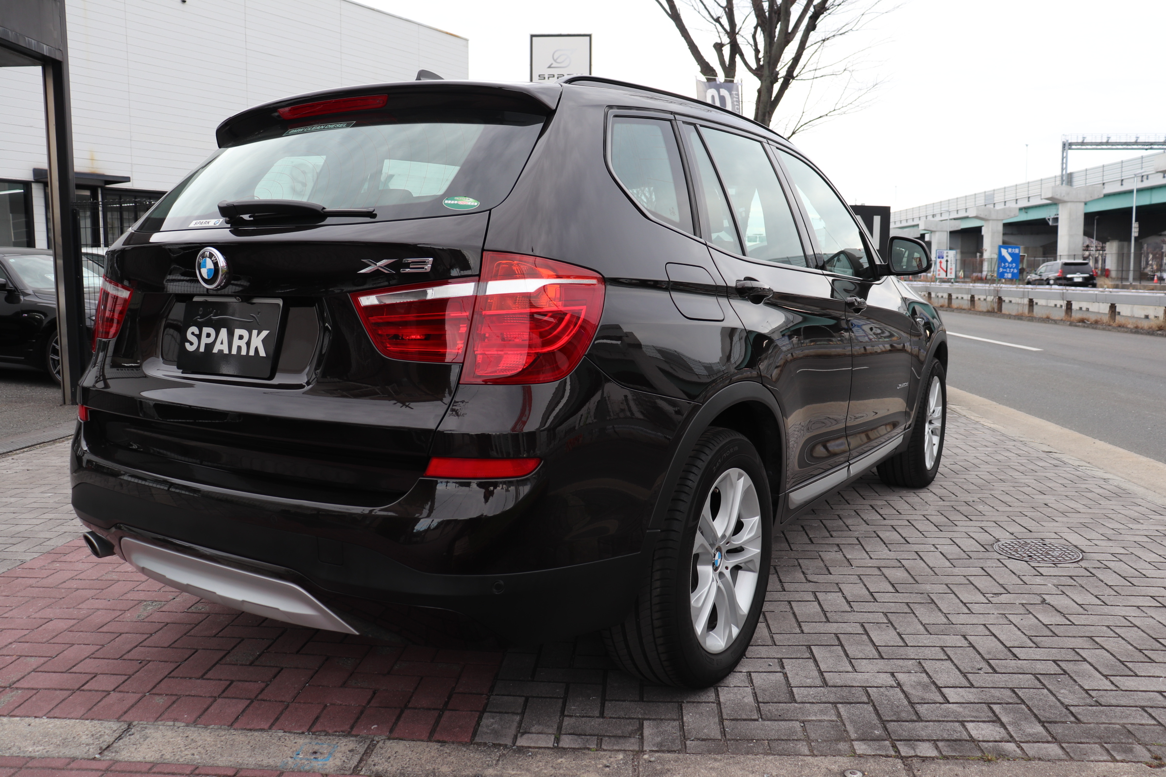 X3 xドライブ 20d Xライン ベージュレザーシート 前席シートヒーター 前席パワーシート 全方位カメラ クルーズコントロール フルセグTV CD/DVD ドライビングアシスト パワーテールゲート 18インチアルミホイール車両画像02