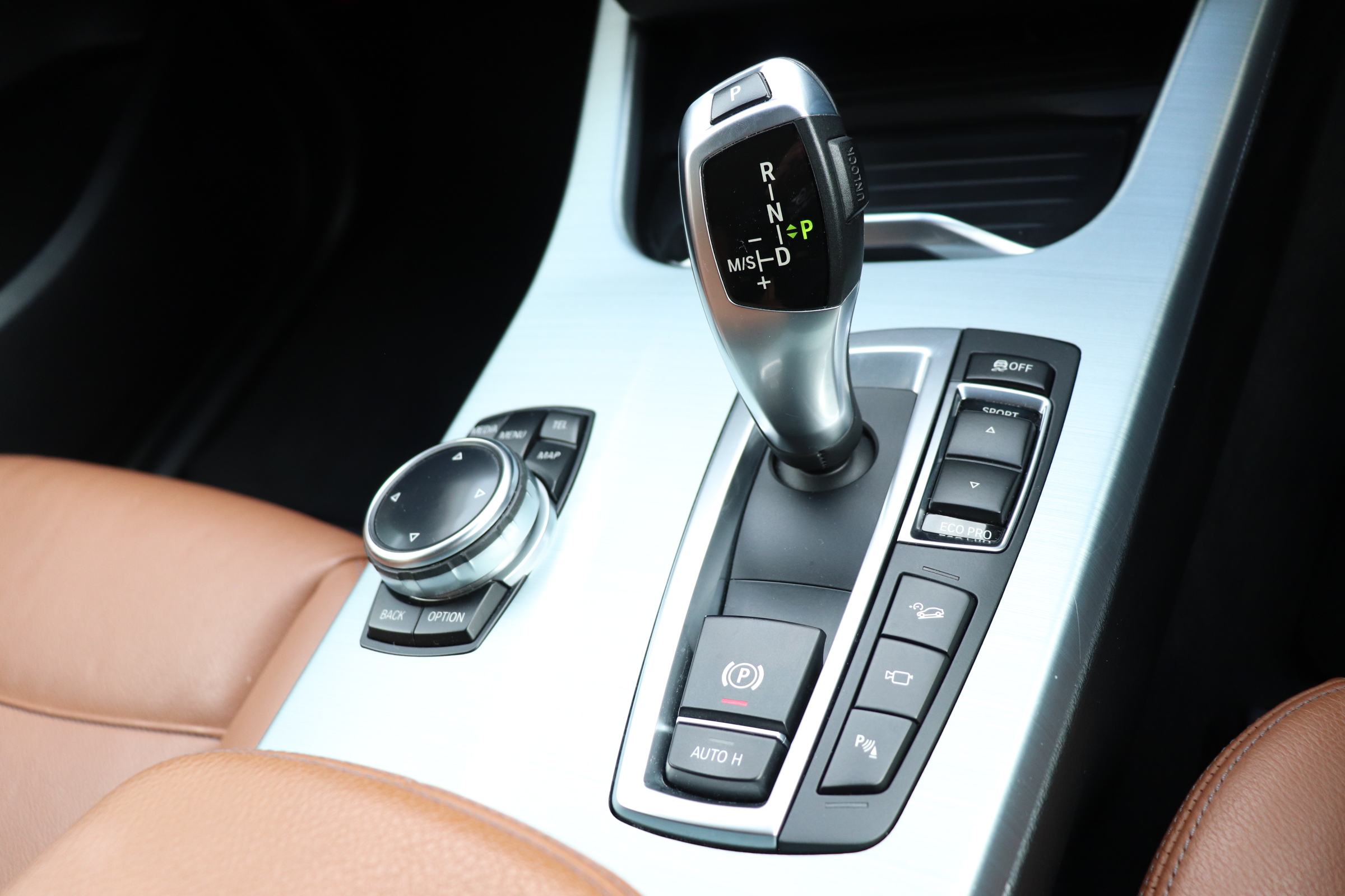 X3 xドライブ 20d Xライン ベージュレザーシート 前席シートヒーター 前席パワーシート 全方位カメラ クルーズコントロール フルセグTV CD/DVD ドライビングアシスト パワーテールゲート 18インチアルミホイール車両画像11