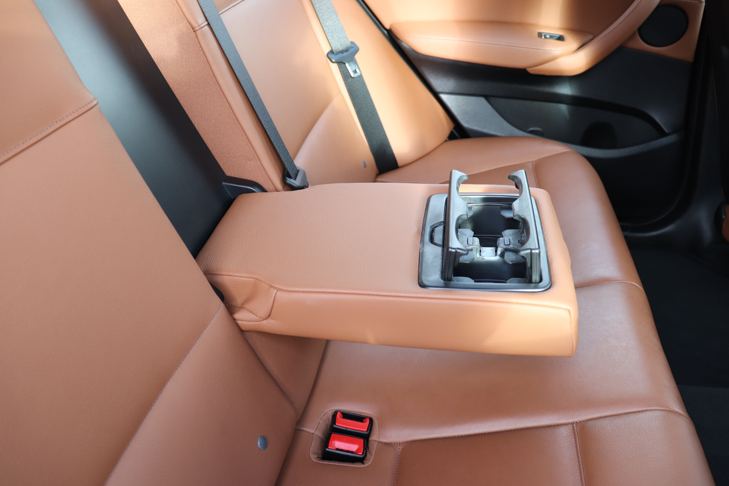 X3 xドライブ 20d Xライン ベージュレザーシート 前席シートヒーター 前席パワーシート 全方位カメラ クルーズコントロール フルセグTV CD/DVD ドライビングアシスト パワーテールゲート 18インチアルミホイール車両画像07