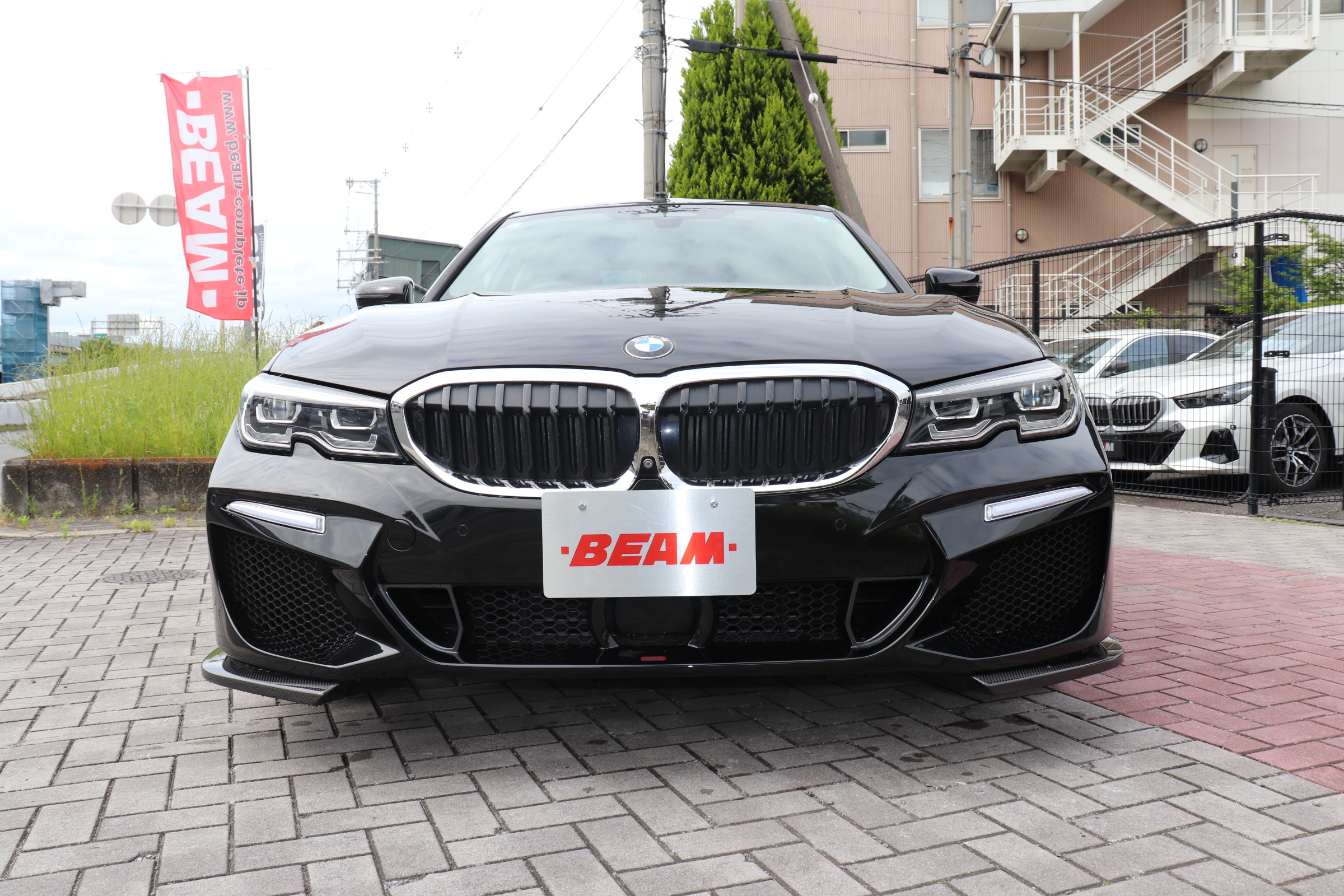 320i  BEAMコンプリート　ハイラインパッケージ　ブラックレザーシート　車両画像08
