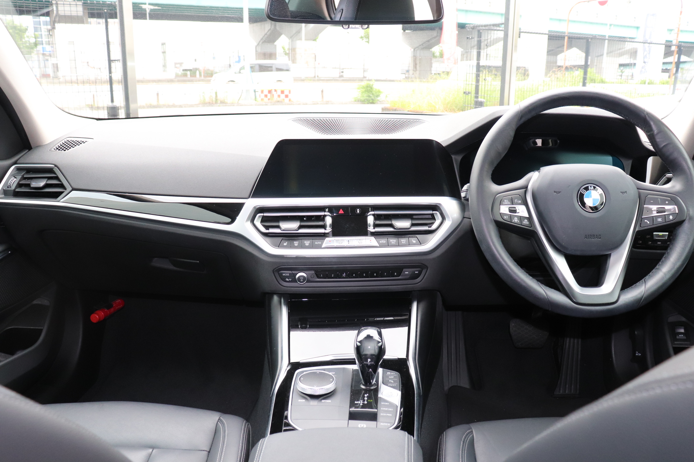 320i  BEAMコンプリート　ハイラインパッケージ　ブラックレザーシート　車両画像10