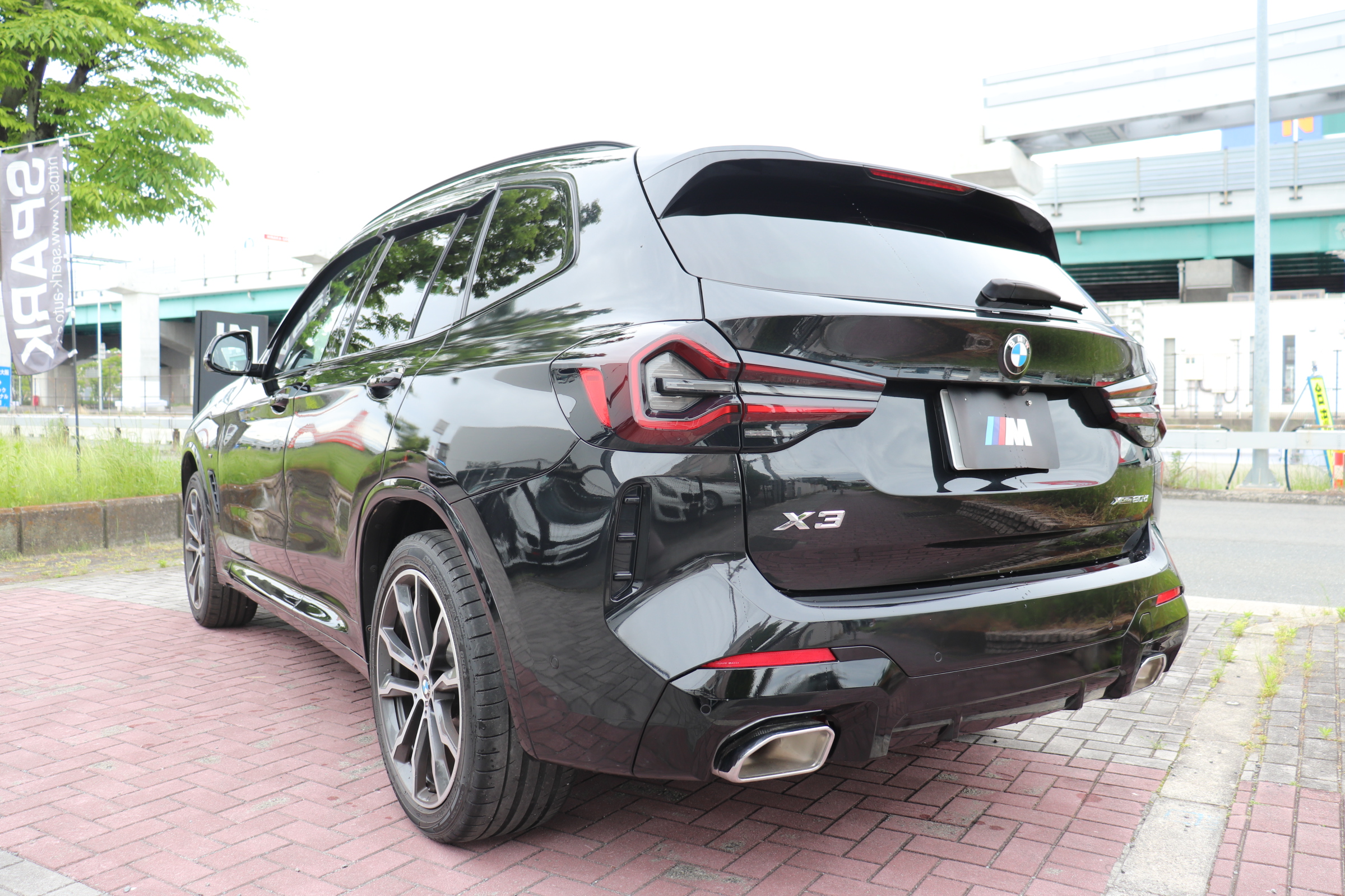 X3 xDrive 20D Mスポーツ 電動パノラマルーフ ステアリングヒーター サウンドパッケージ ハーマンカードンサウンドシステム車両画像02