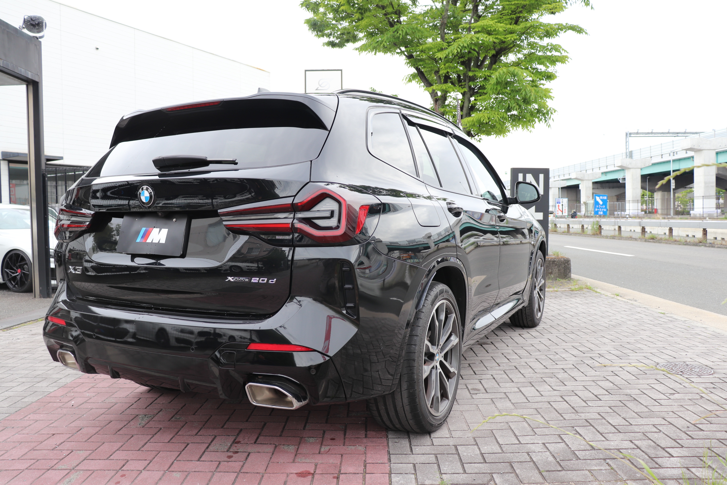 X3 xDrive 20D Mスポーツ 電動パノラマルーフ ステアリングヒーター サウンドパッケージ ハーマンカードンサウンドシステム車両画像03