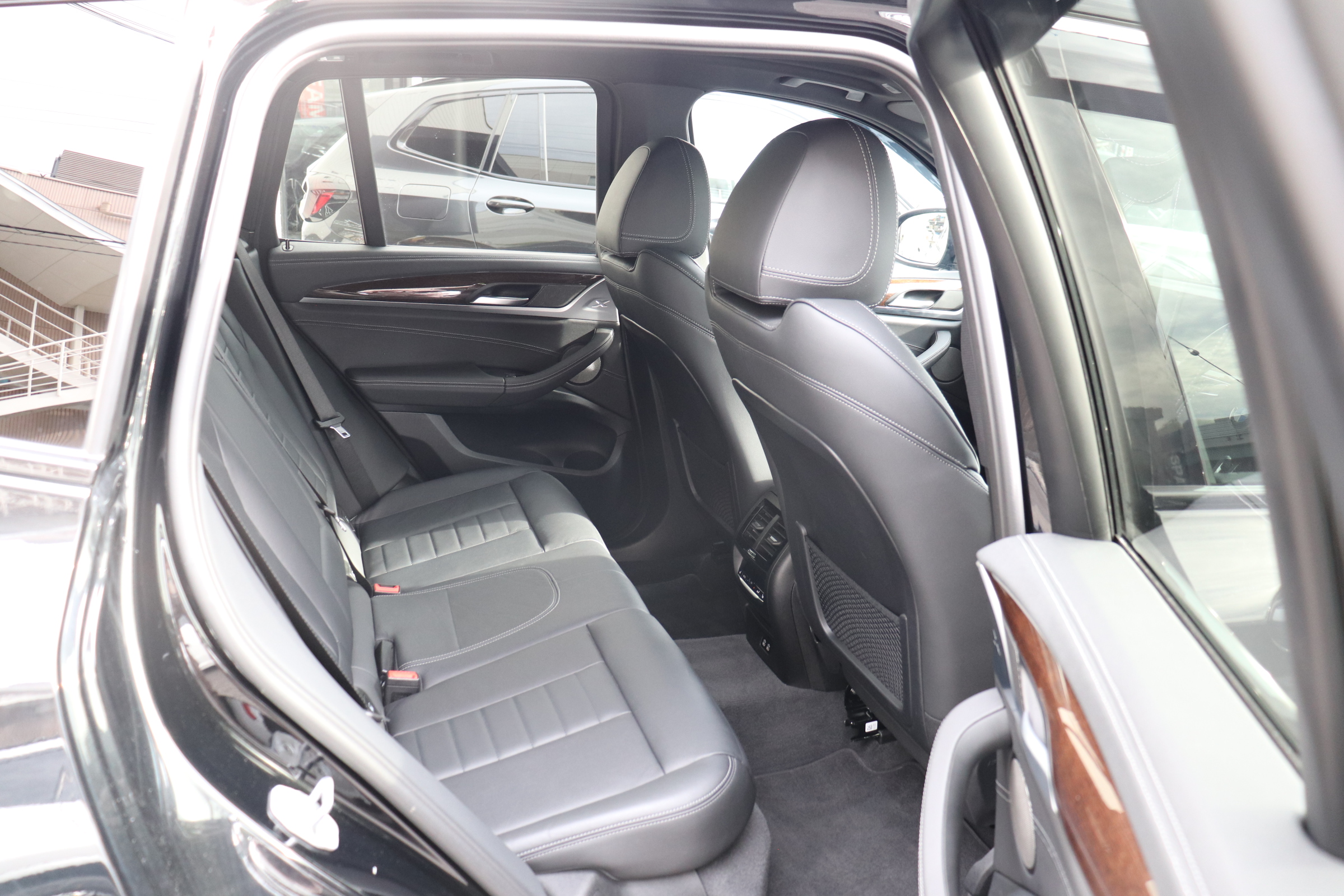 X3 xDrive 20D Mスポーツ 電動パノラマルーフ ステアリングヒーター サウンドパッケージ ハーマンカードンサウンドシステム車両画像11