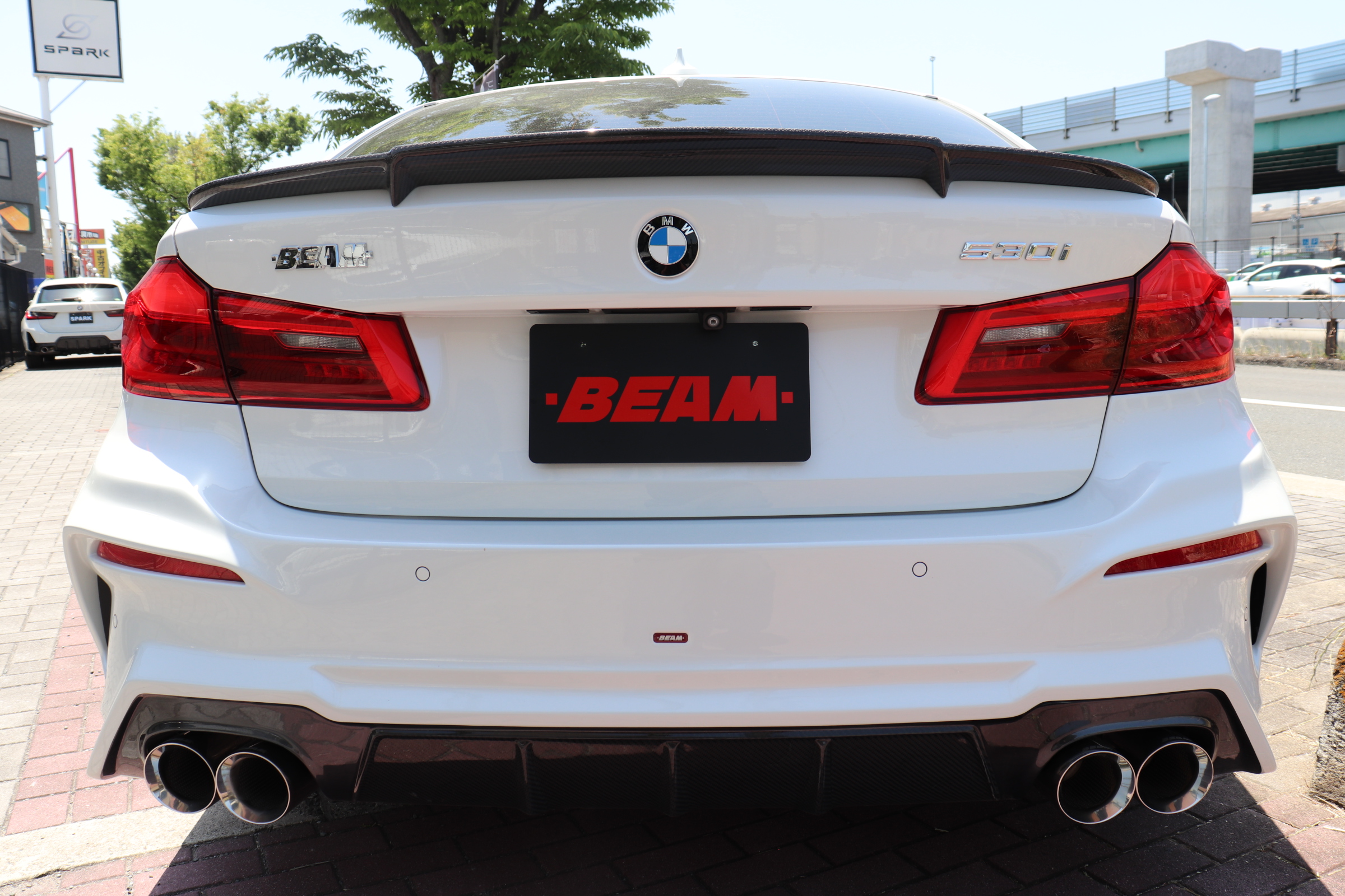 530i ラグジュアリー BEAMコンプリートカー BEAMフロントエアロバンパー BEAMサイドスポイラー車両画像09