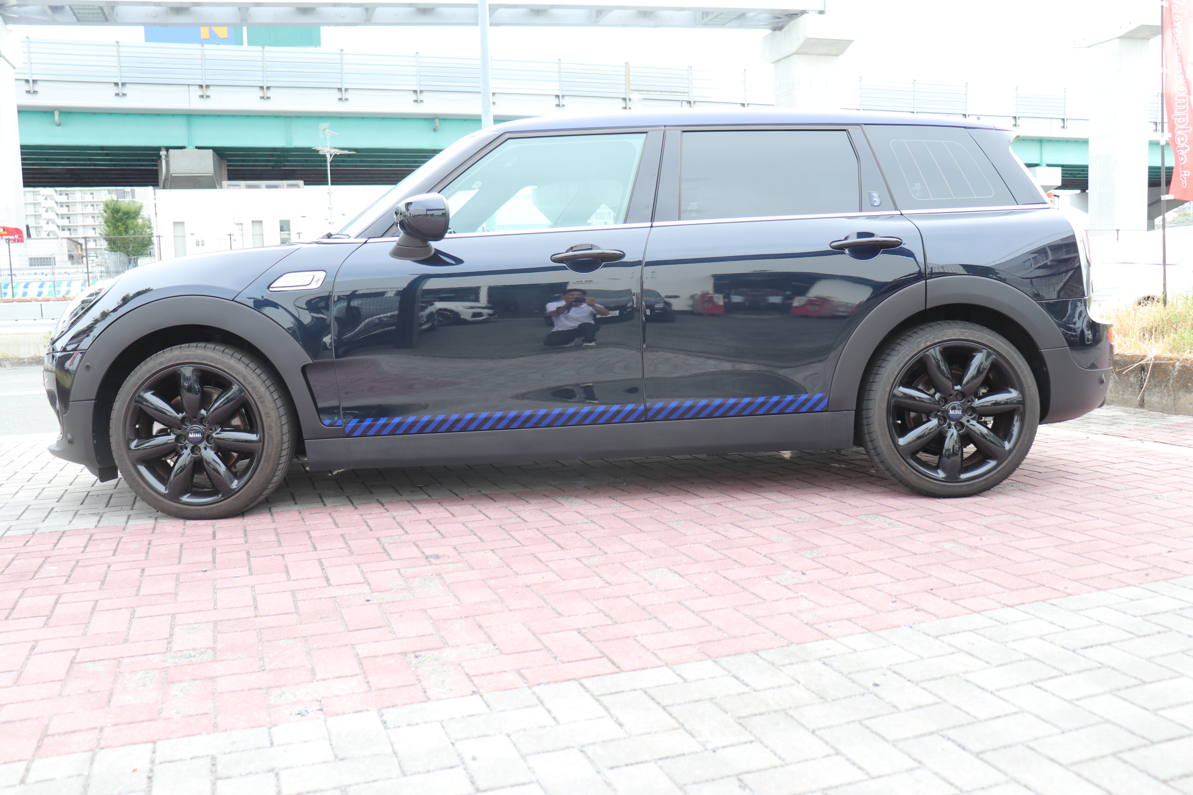 MINI クラブマン クーパーD ブリック・レーンエディション ＭＩＮＩドライビングモード　ブラックレザー　前席シートヒーター　１８インチアルミホイール車両画像02