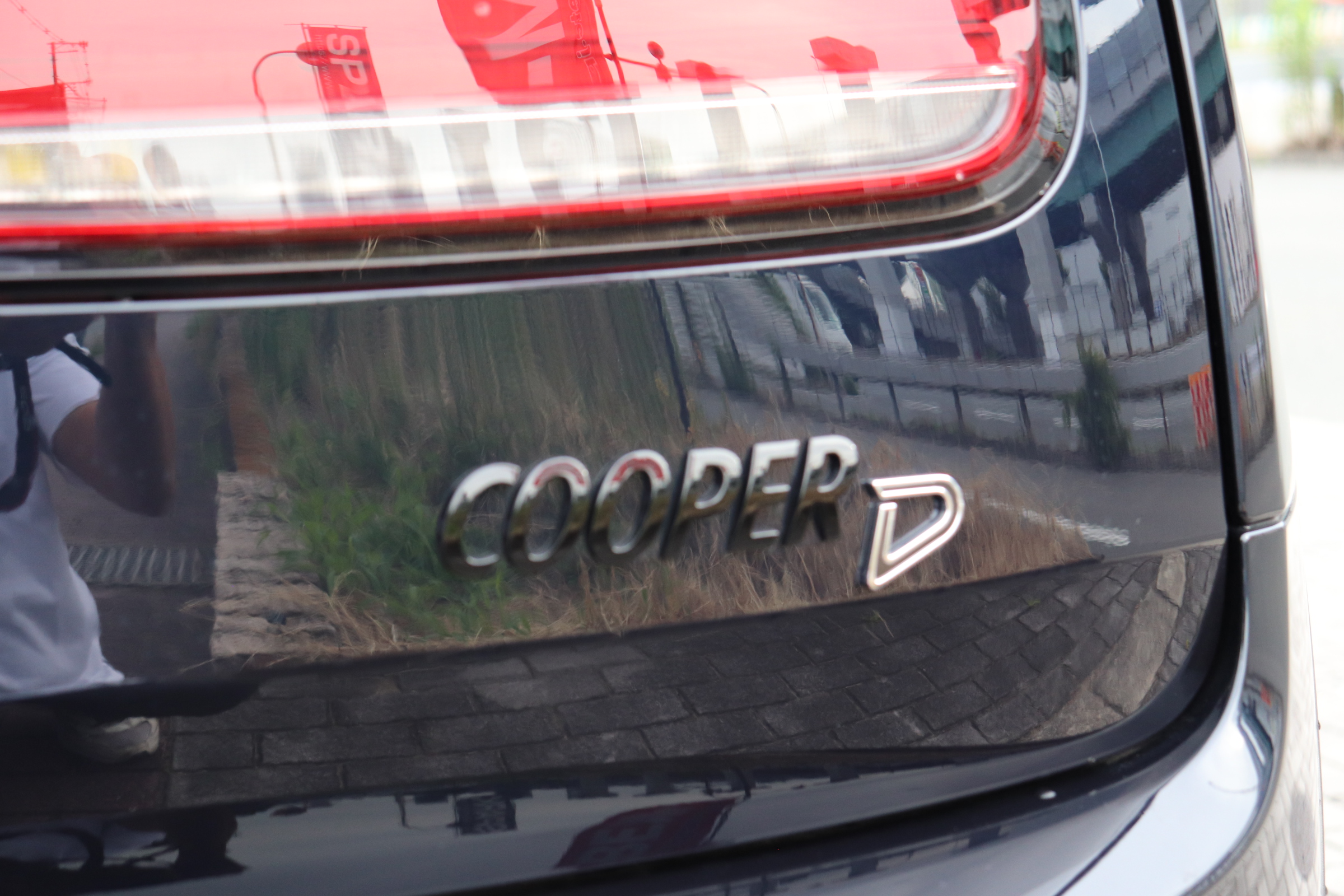 MINI クラブマン クーパーD ブリック・レーンエディション ＭＩＮＩドライビングモード　ブラックレザー　前席シートヒーター　１８インチアルミホイール車両画像08