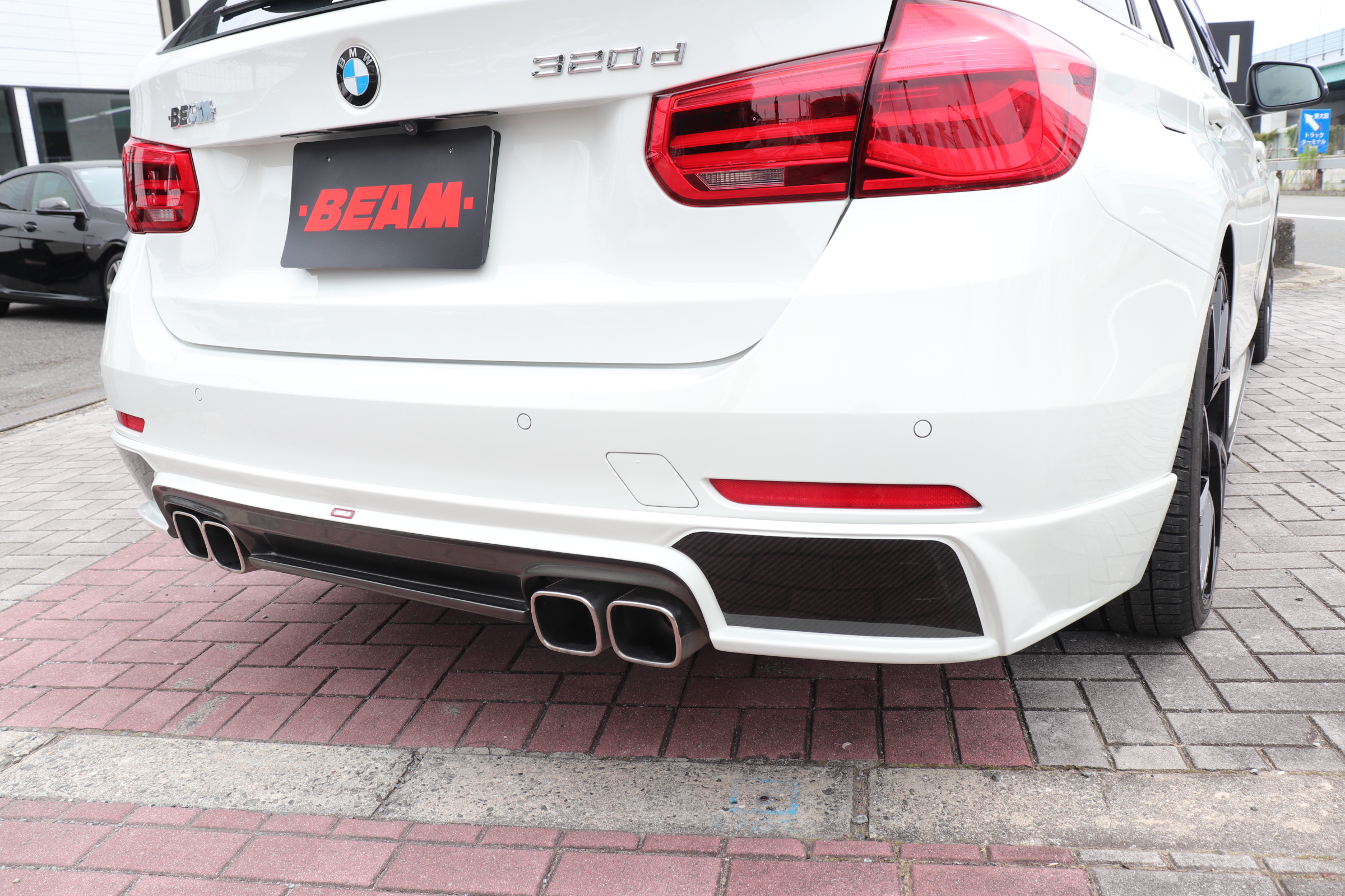 320d ツーリング BEAMコンプリート BEAMフルエアロ BEAM20インチアルミ BEAM4本出しマフラー BEAMダウンサス車両画像10