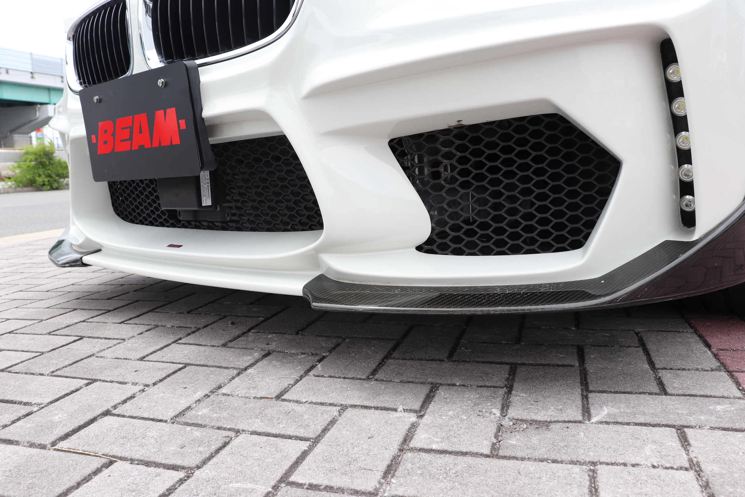 320d ツーリング BEAMコンプリート BEAMフルエアロ BEAM20インチアルミ BEAM4本出しマフラー BEAMダウンサス車両画像11