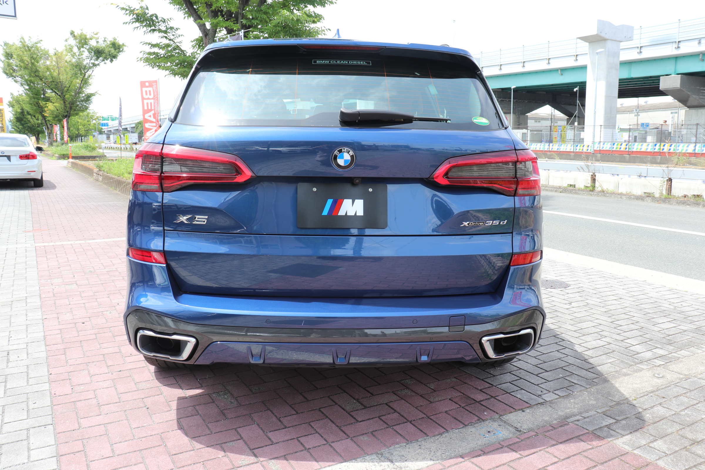 X5 xDrive 35d Mスポーツ パノラマサンルーフ プラスパッケージ ブラウンレザー車両画像04