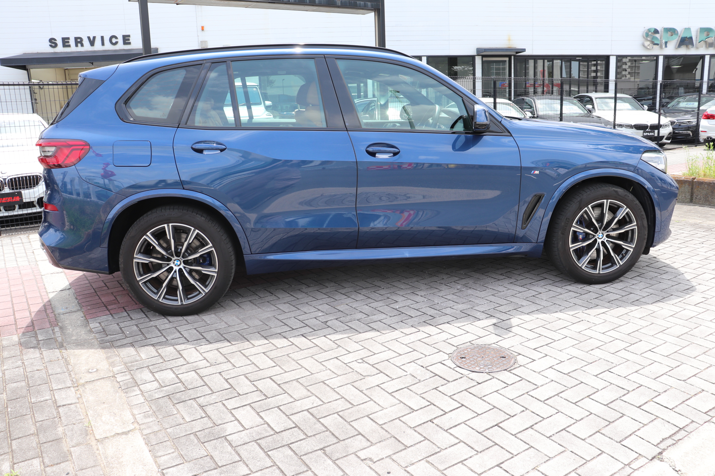 X5 xDrive 35d Mスポーツ パノラマサンルーフ プラスパッケージ ブラウンレザー車両画像06