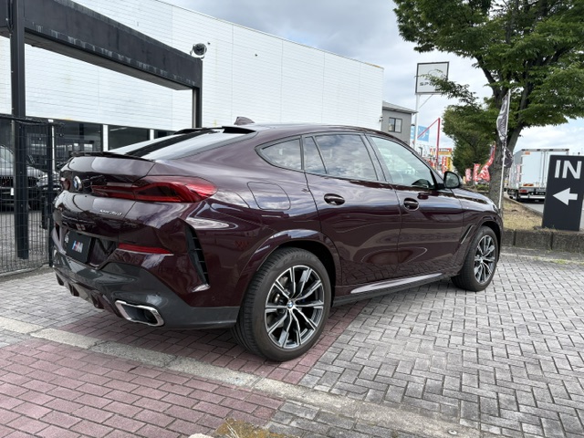 X6 xDrive35d Mスポーツ スカイラウンジパノラマサンルーフ ハーマンカードン マイルドハイブリッド車両画像05