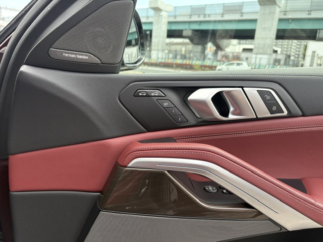 X6 xDrive35d Mスポーツ スカイラウンジパノラマサンルーフ ハーマンカードン マイルドハイブリッド車両画像09