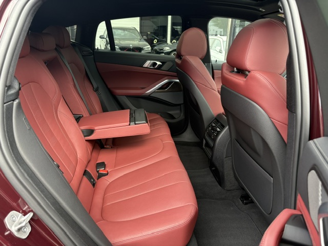 X6 xDrive35d Mスポーツ スカイラウンジパノラマサンルーフ ハーマンカードン マイルドハイブリッド車両画像10