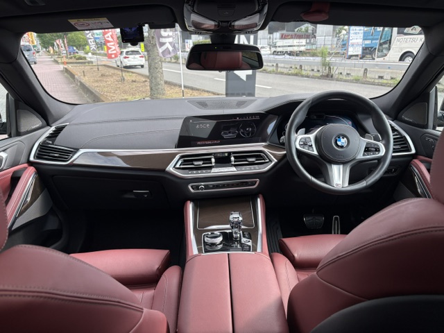 X6 xDrive35d Mスポーツ スカイラウンジパノラマサンルーフ ハーマンカードン マイルドハイブリッド車両画像13